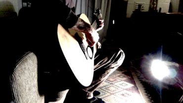 Finger Style Guitar: Pickmore Pickless by Ylia Callan Guitar